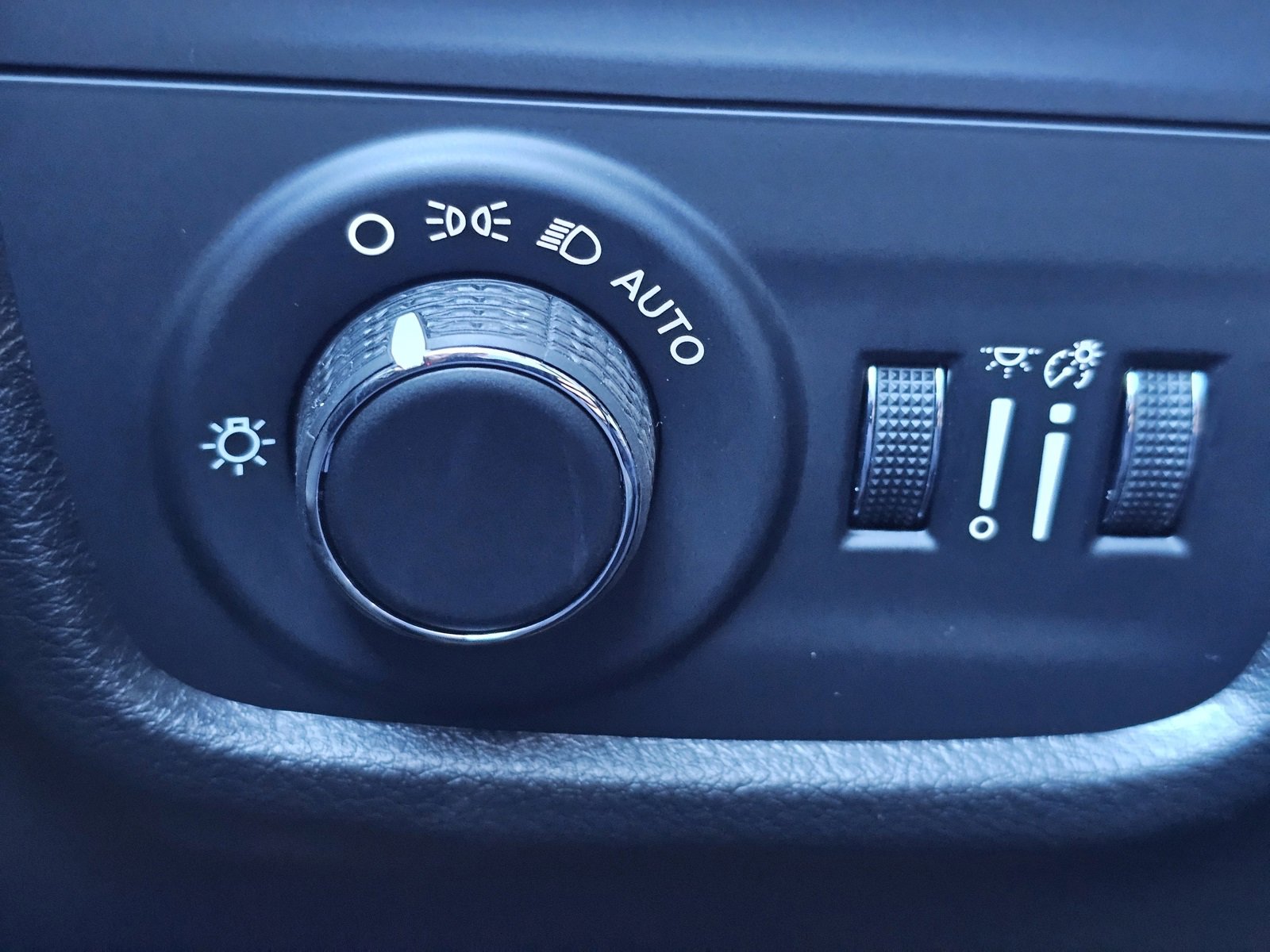 New 2025 Jeep Grand Cherokee L Laredo image 18