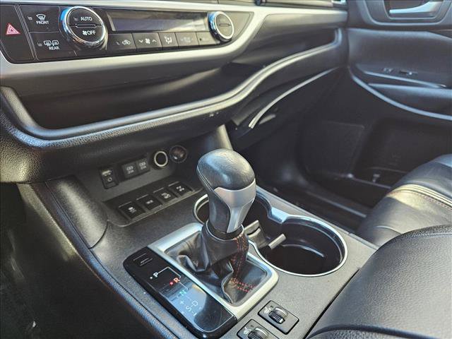 Used 2019 Toyota Highlander SE AWD/4WD image 28