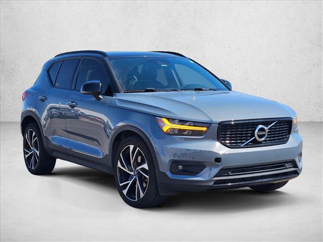 Used 2022 Volvo XC40 T5 R-Design w/ Climate Package AWD/4WD image 3
