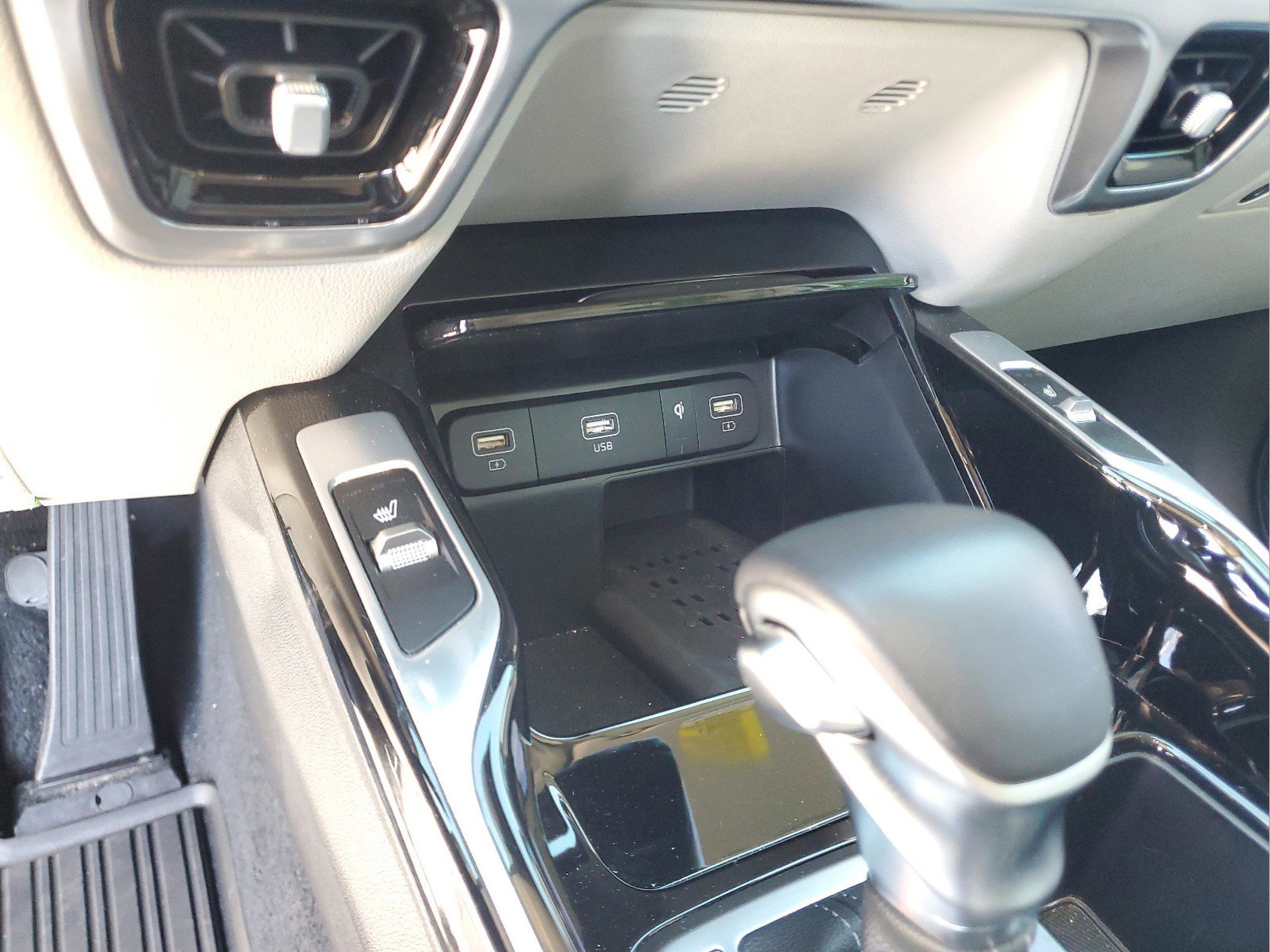 Used 2023 Kia Sorento SX image 23