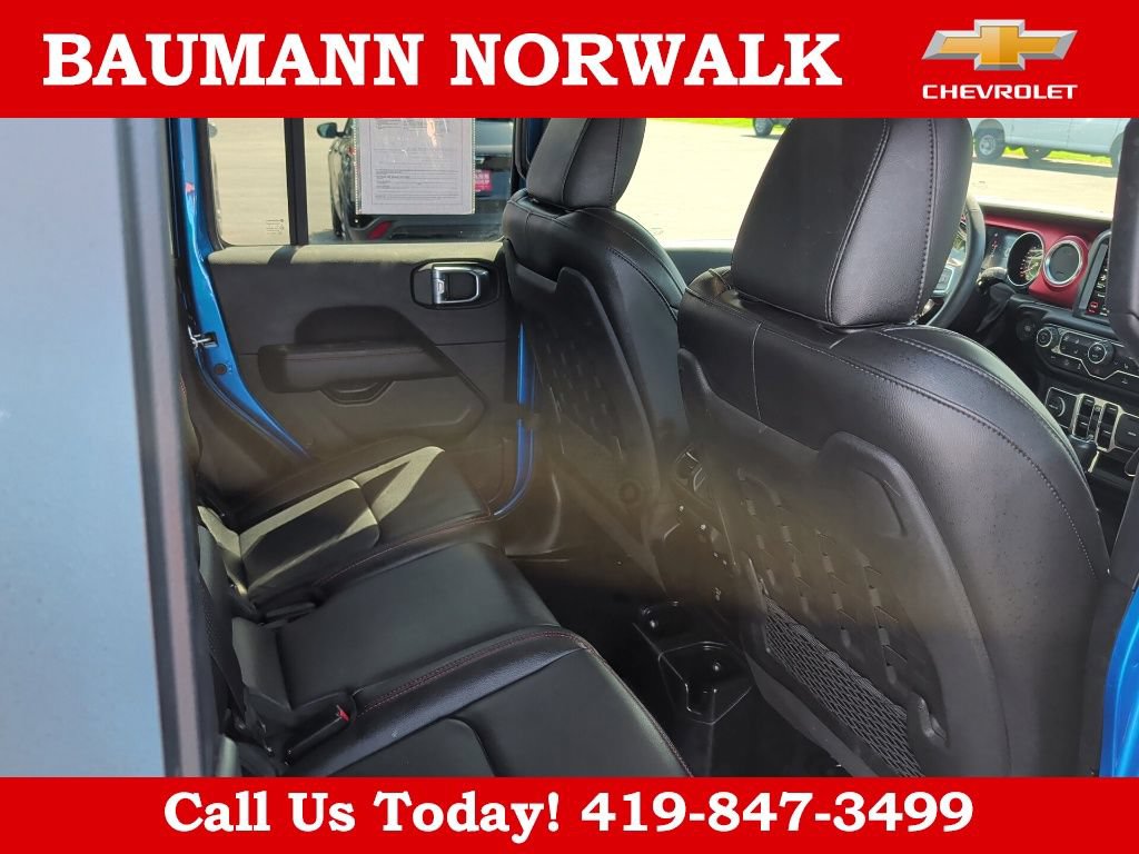 Used 2023 Jeep Gladiator Rubicon w/ Cold Weather Group AWD/4WD image 17