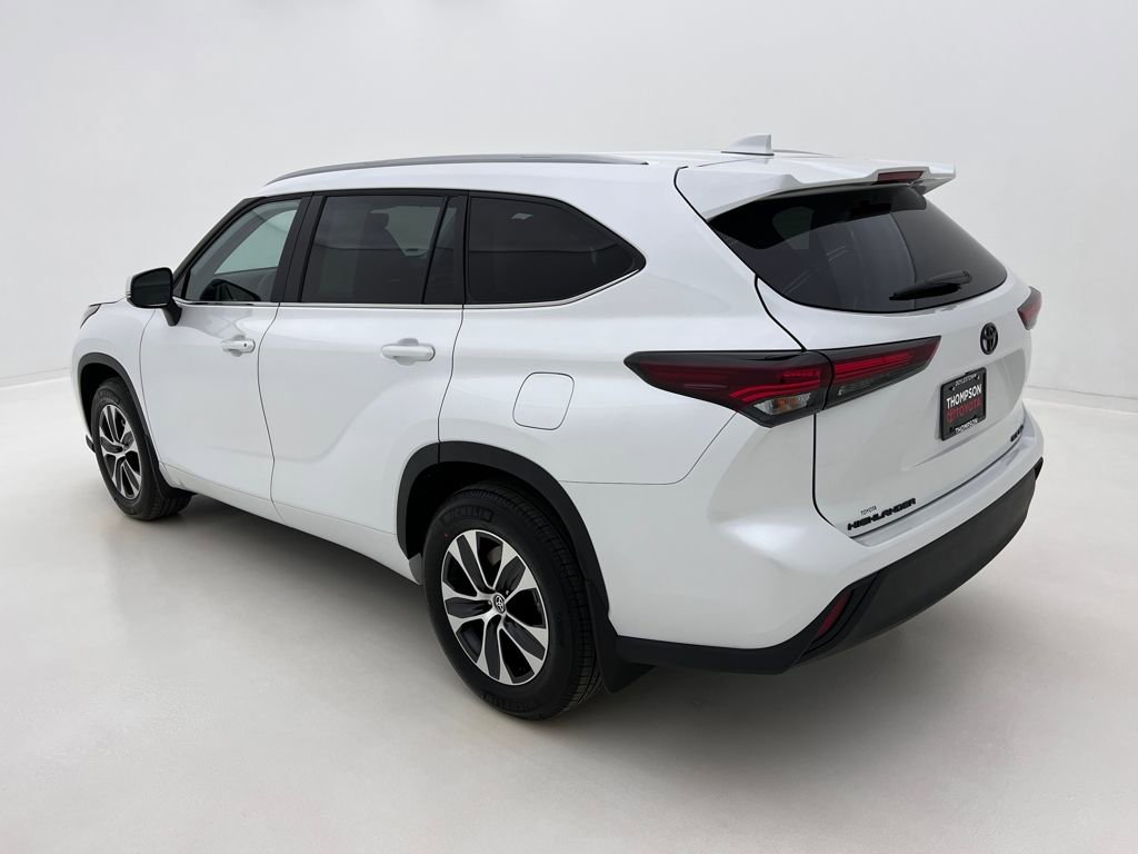 Used 2026 Toyota Highlander XLE image 9