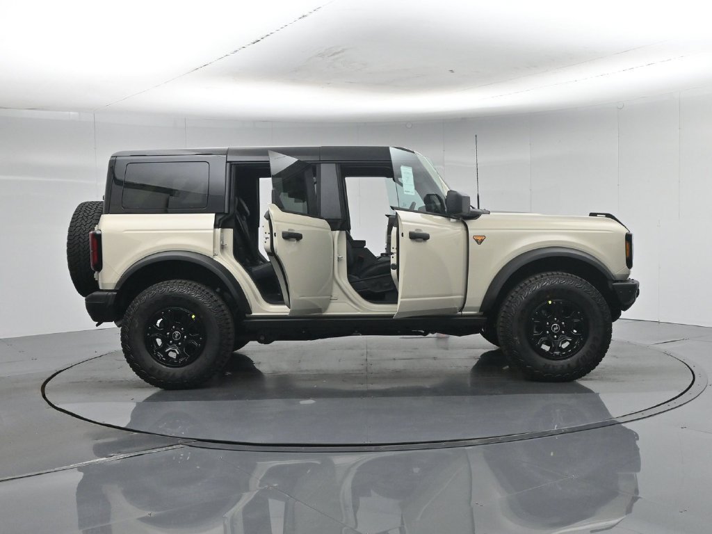 New 2026 Ford Bronco Badlands w/ Wildtrak Package AWD/4WD image 4
