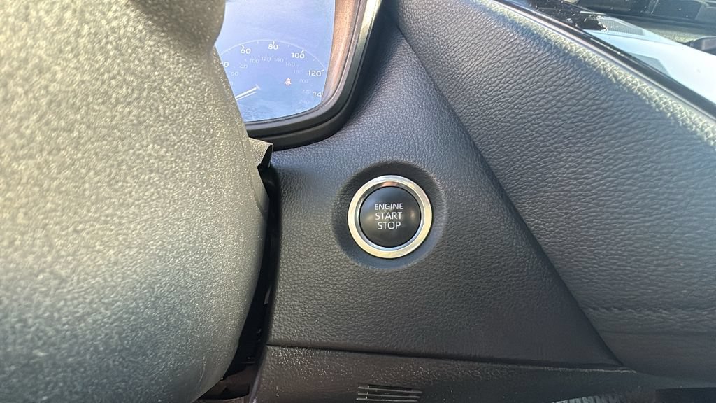 Used 2025 Toyota Corolla SE FWD image 14