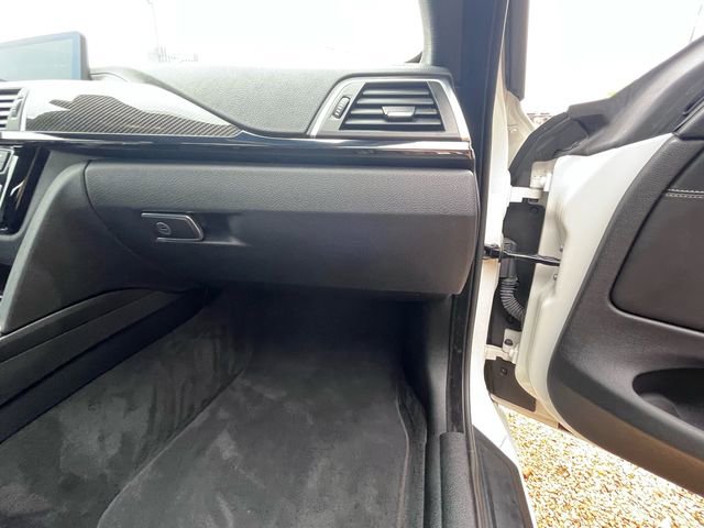 Used 2018 BMW M4 Convertible image 62