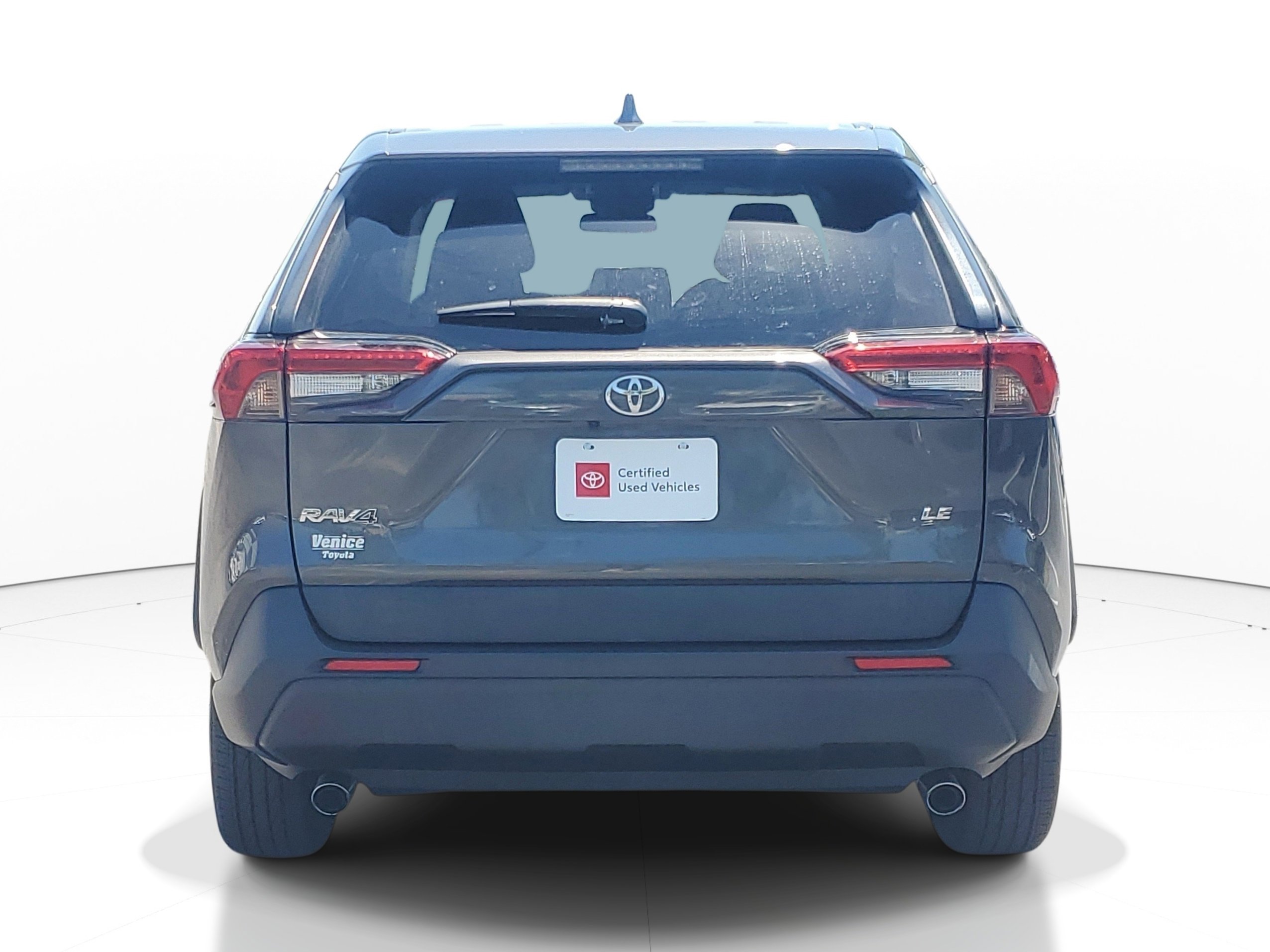 Certified 2022 Toyota RAV4 LE FWD image 5