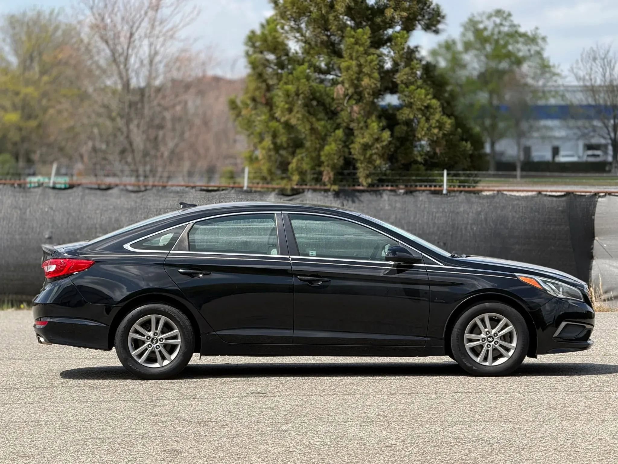 Used 2016 Hyundai Sonata SE image 7