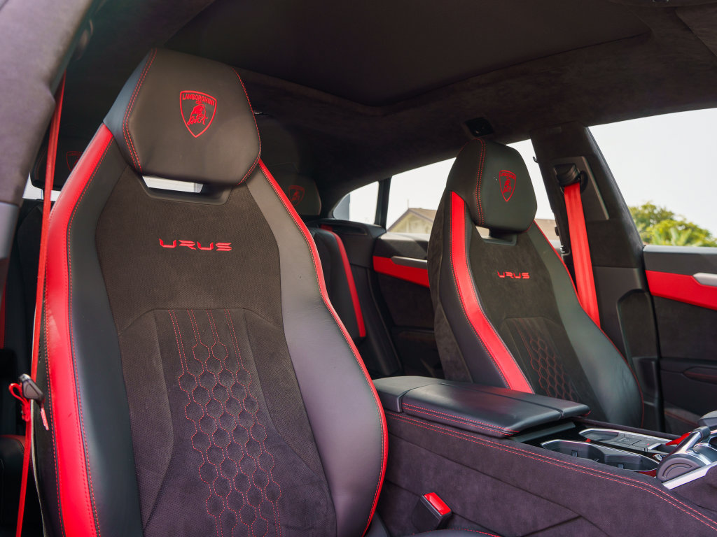 Used 2023 Lamborghini Urus S AWD/4WD image 28