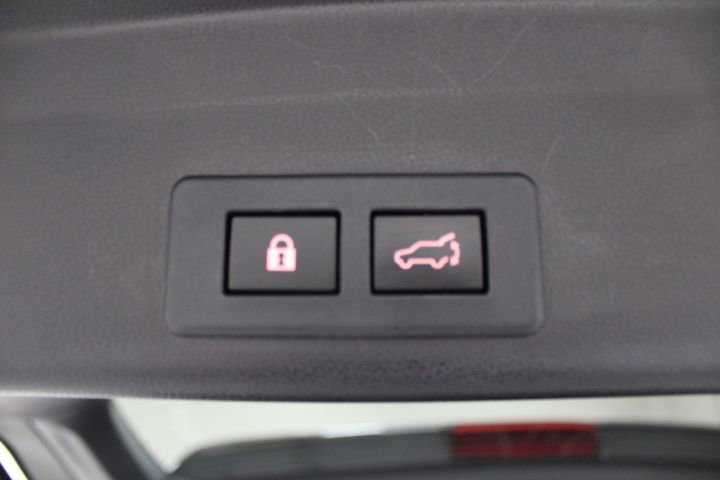 Used 2022 Subaru Ascent Limited w/ Technology Package image 17