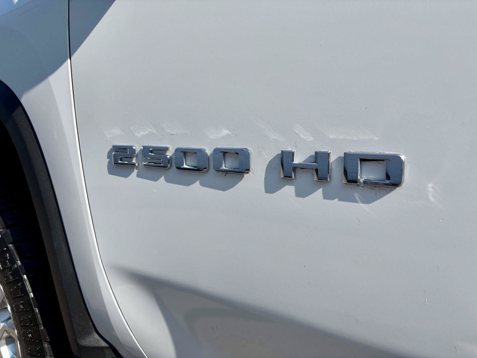 Used 2024 Chevrolet Silverado 2500 LT AWD/4WD image 35