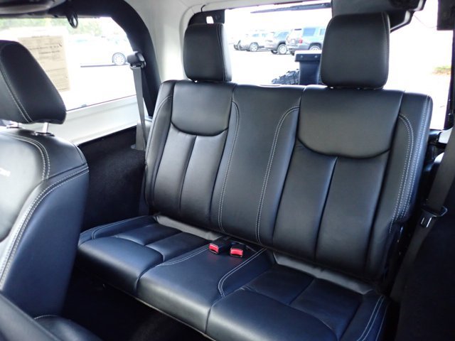 Used 2014 Jeep Wrangler Rubicon AWD/4WD image 9