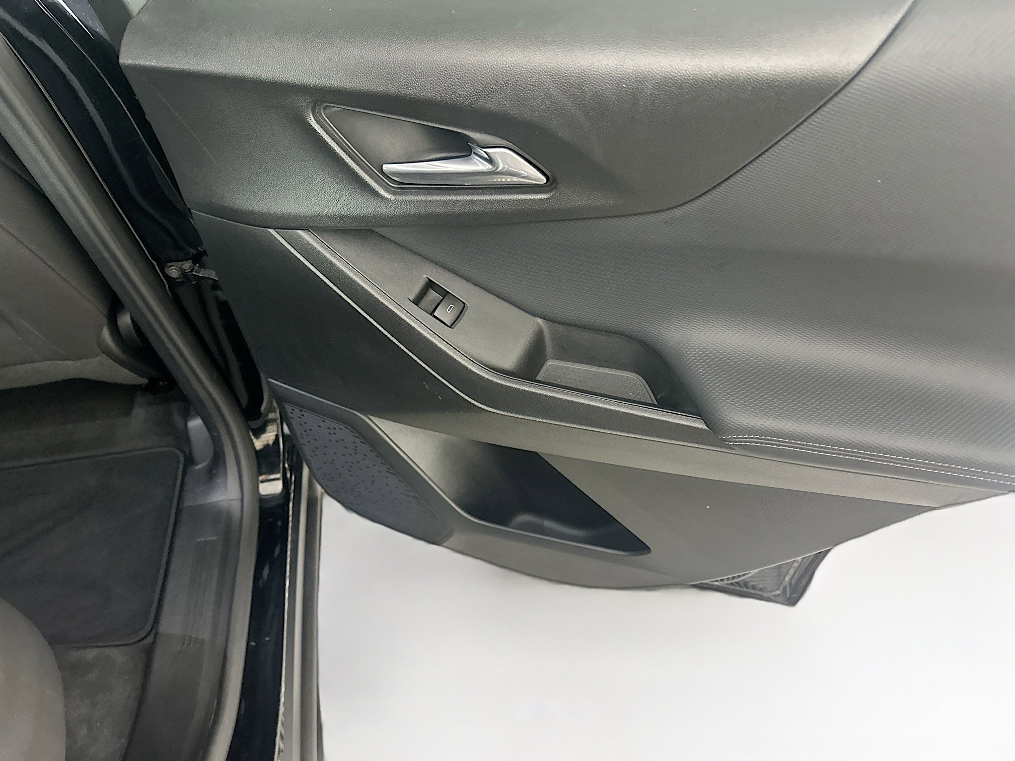 Used 2025 Chevrolet Equinox LT FWD image 28