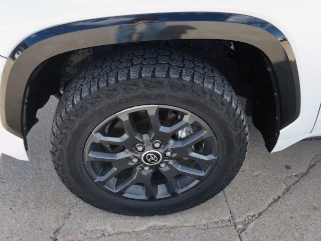 Used 2023 Toyota Tundra Platinum AWD/4WD image 11