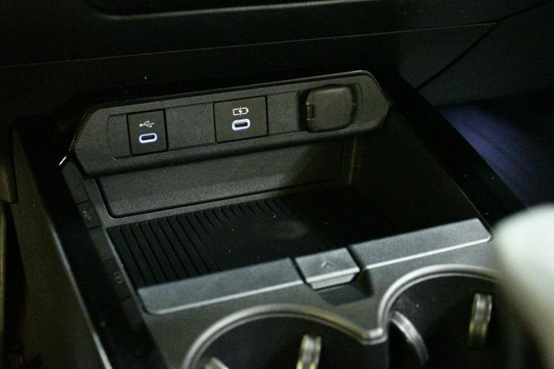 Used 2023 Toyota Prius XLE FWD image 39