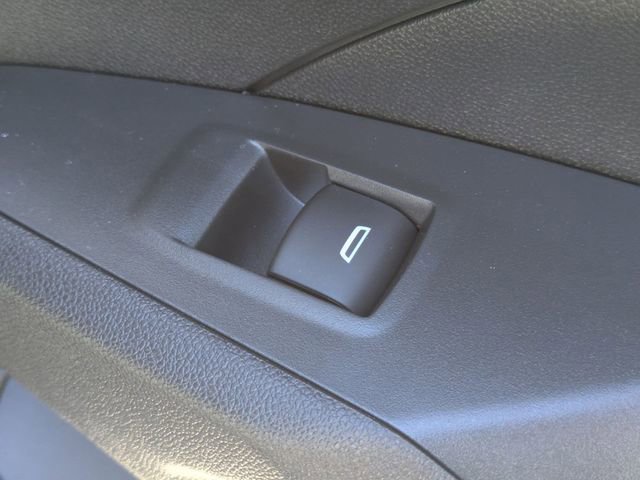 New 2026 Chevrolet Trax RS w/ Sunroof Package FWD image 31