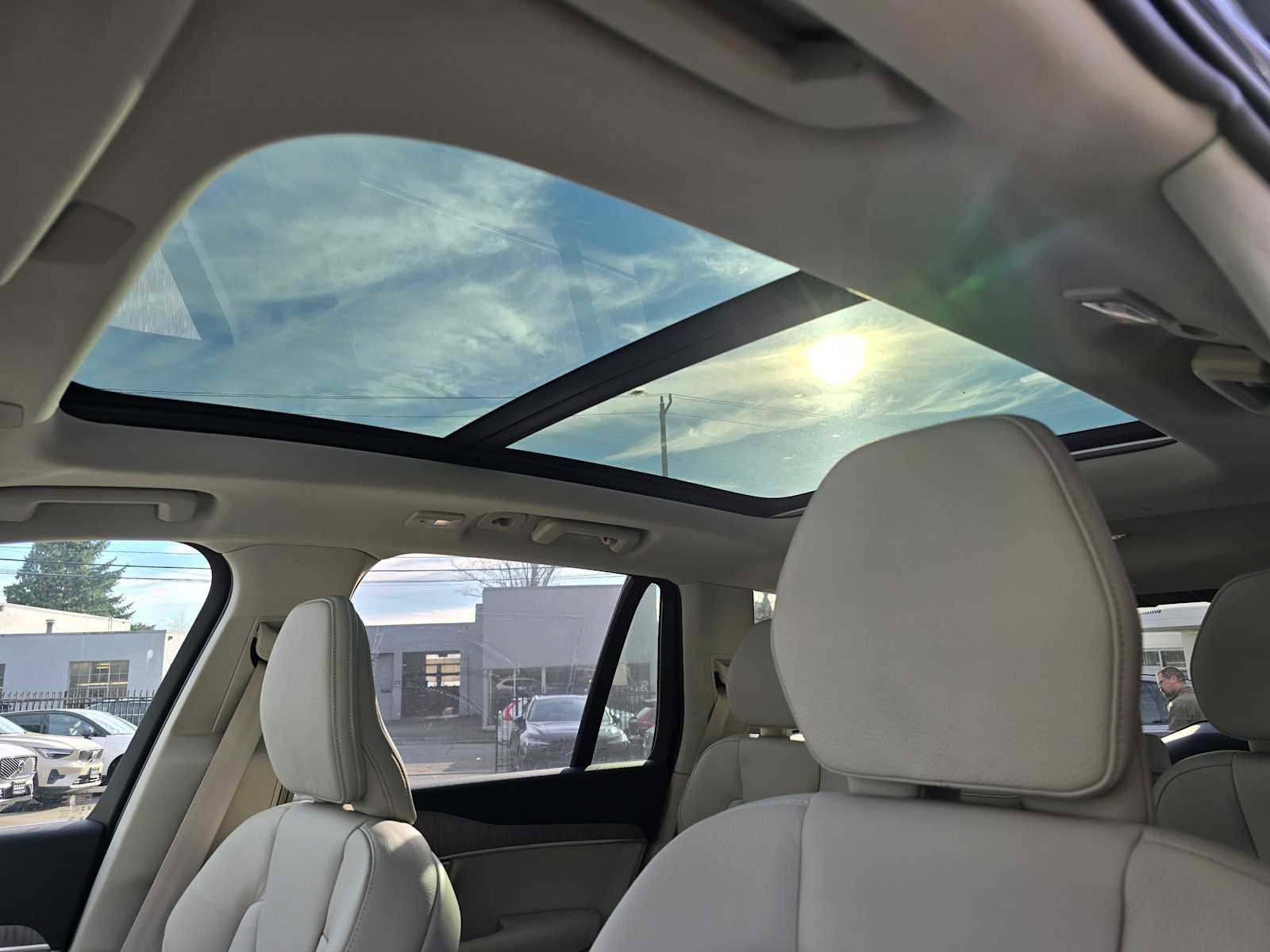 Certified 2023 Volvo XC90 B5 Plus w/ Protection Package Premier AWD/4WD image 23