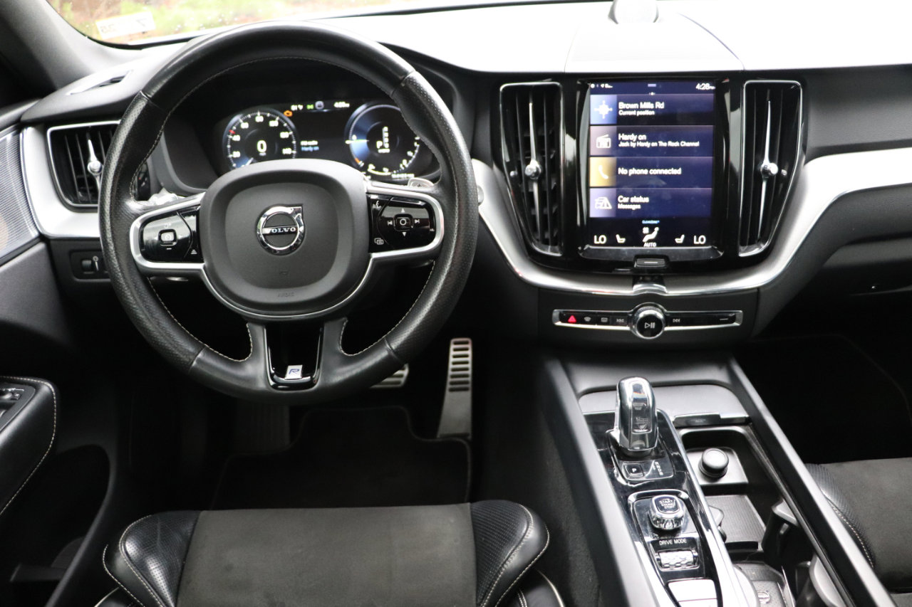 Used 2018 Volvo XC60 T8 R-Design w/ Convenience Package image 16