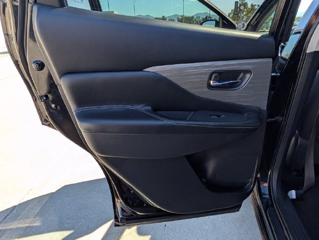 Used 2017 Nissan Murano S AWD/4WD image 14