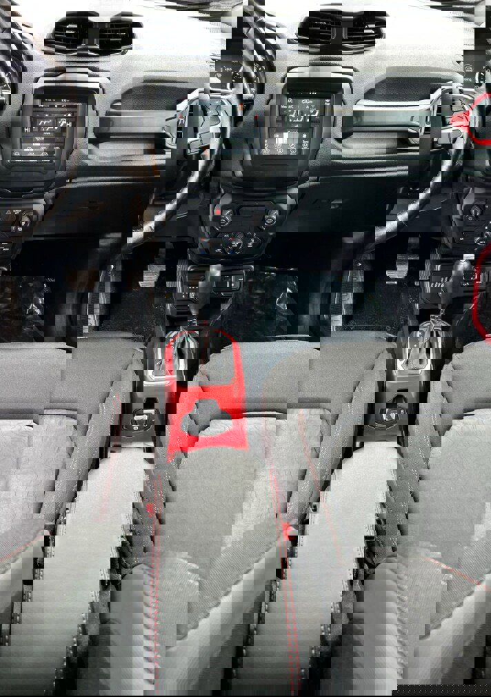 Used 2018 Jeep Renegade Trailhawk w/ Cold Weather Group II image 14