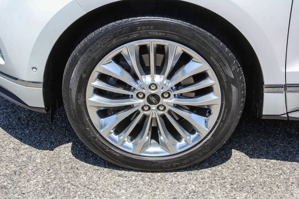 Used 2022 Ford Edge Titanium w/ Equipment Group 301A AWD/4WD image 9