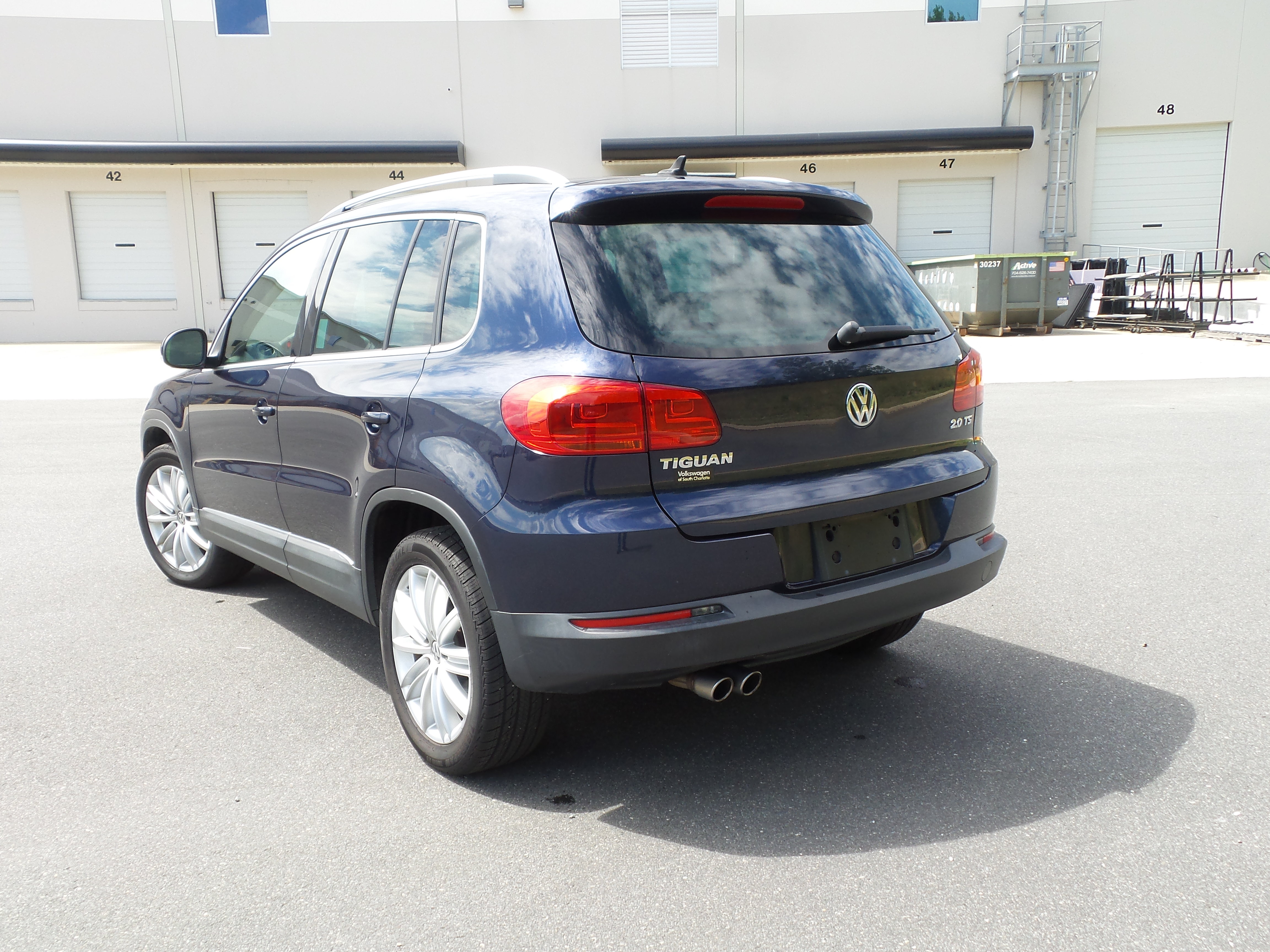 Used 2015 Volkswagen Tiguan SEL FWD image 3