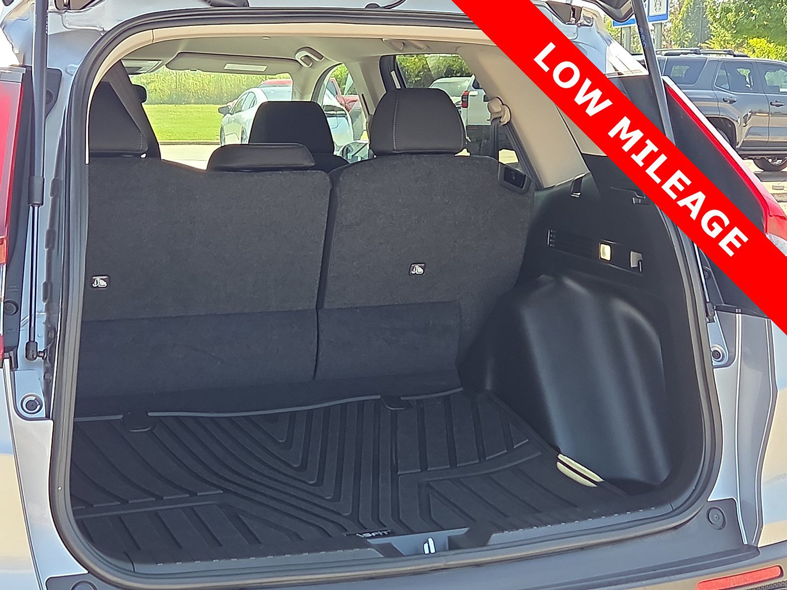 Used 2025 Honda CR-V LX image 9