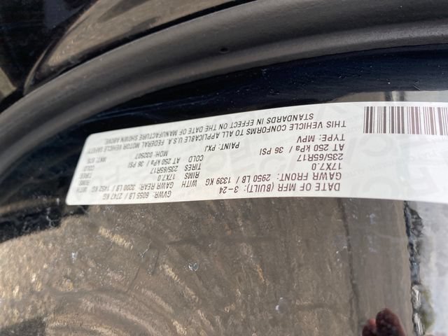 Used 2024 Chrysler Pacifica Touring-L FWD image 23
