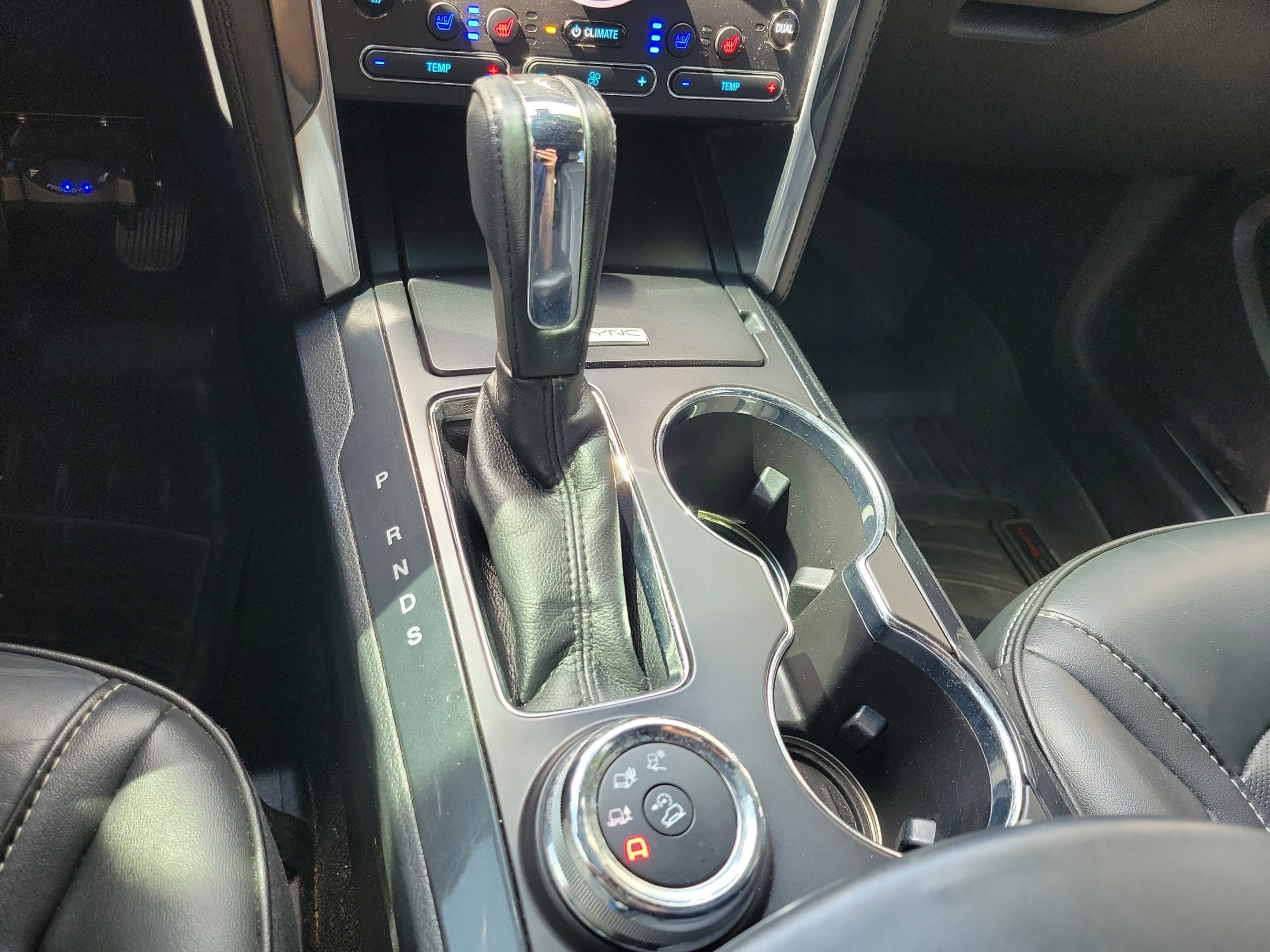 Used 2019 Ford Explorer Platinum AWD/4WD image 32