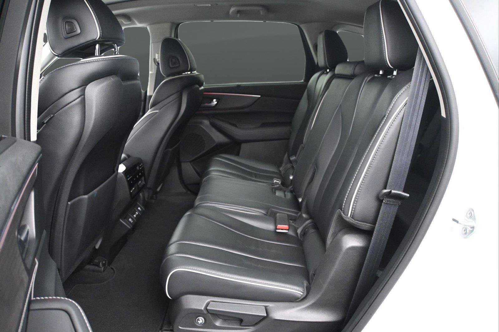 Used 2023 Acura MDX SH-AWD w/ Advance Package image 9