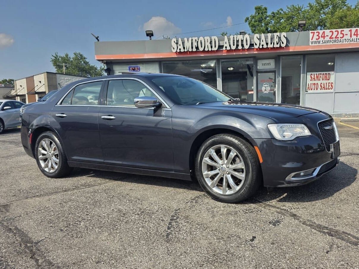 Used 2016 Chrysler 300 C AWD/4WD image 10