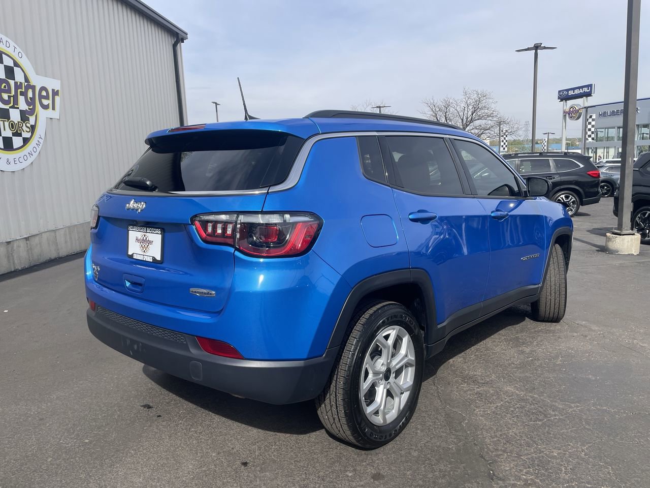 Used 2025 Jeep Compass Latitude AWD/4WD image 7