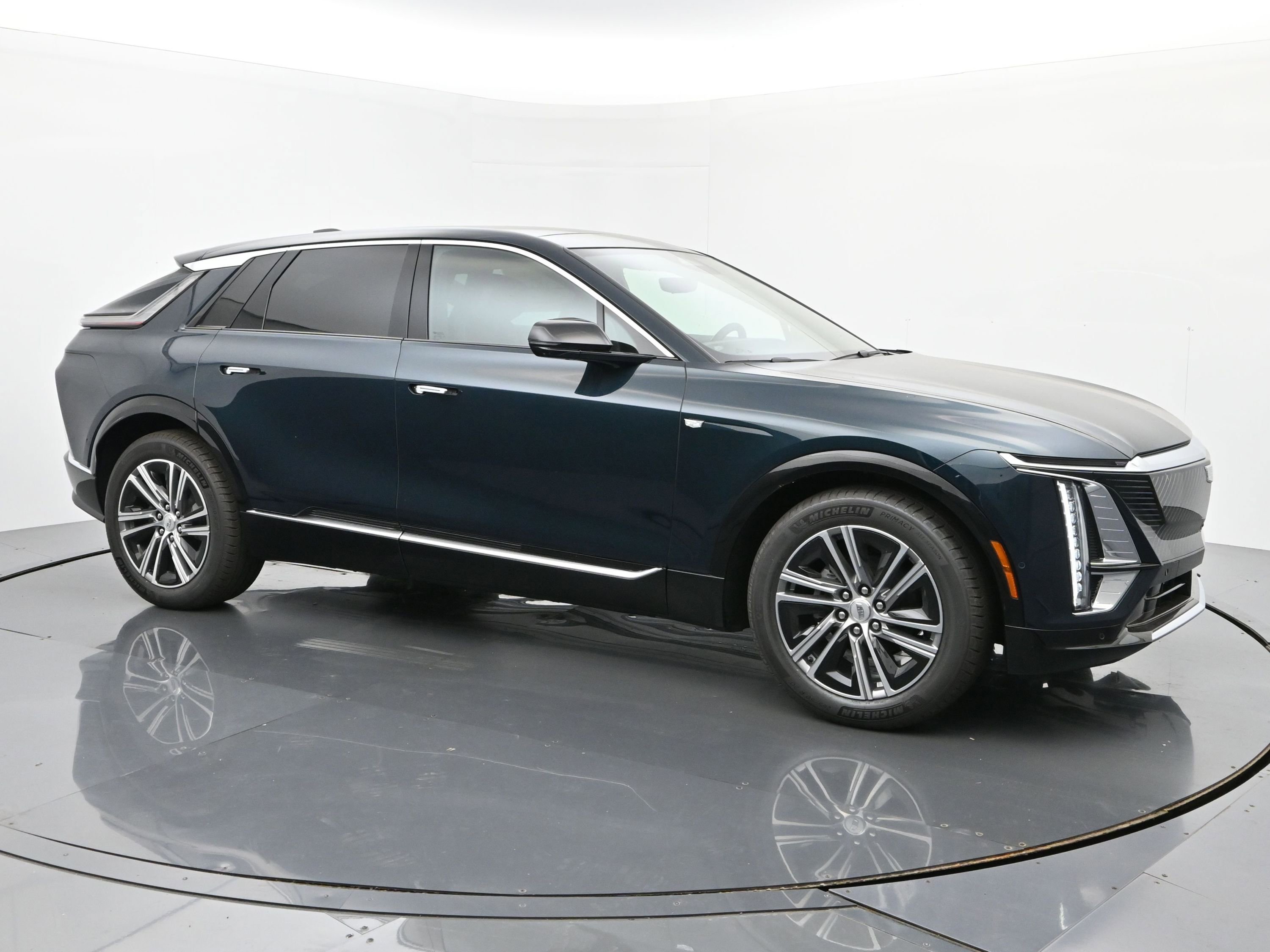 New 2025 Cadillac Lyriq Luxury image 7