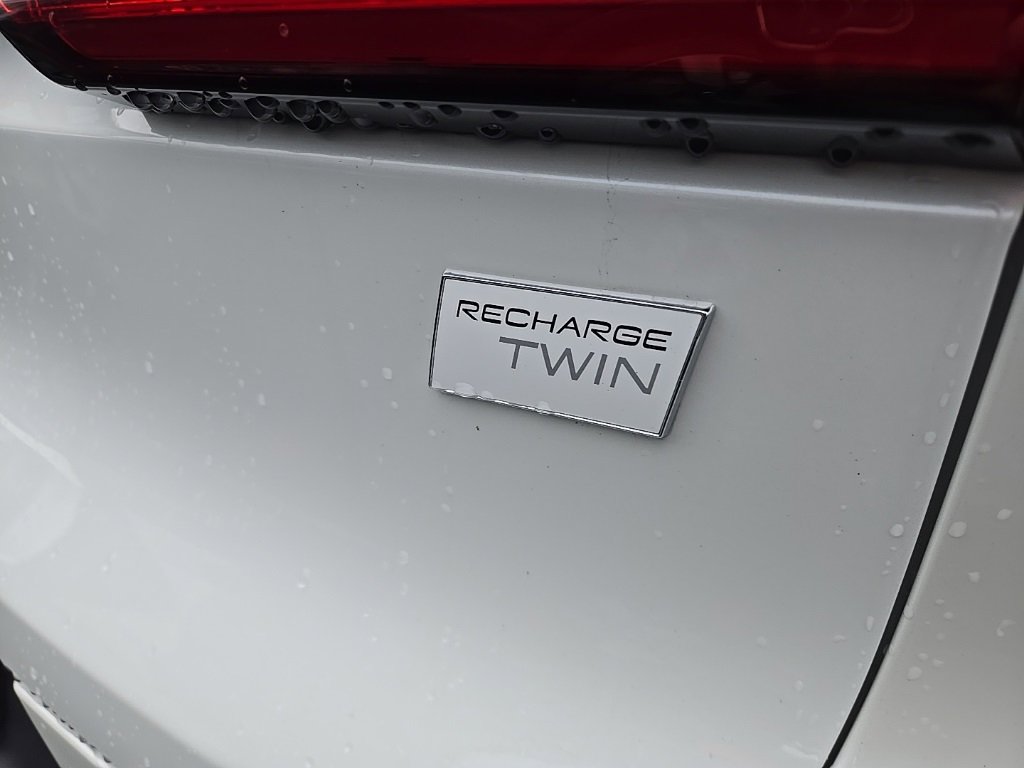 Certified 2023 Volvo C40 P8 Recharge Plus w/ Climate Package image 7