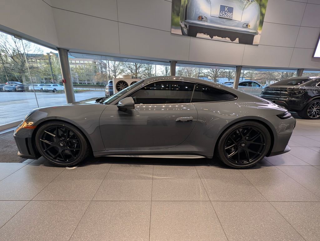 New 2026 Porsche 911 GT3 image 2