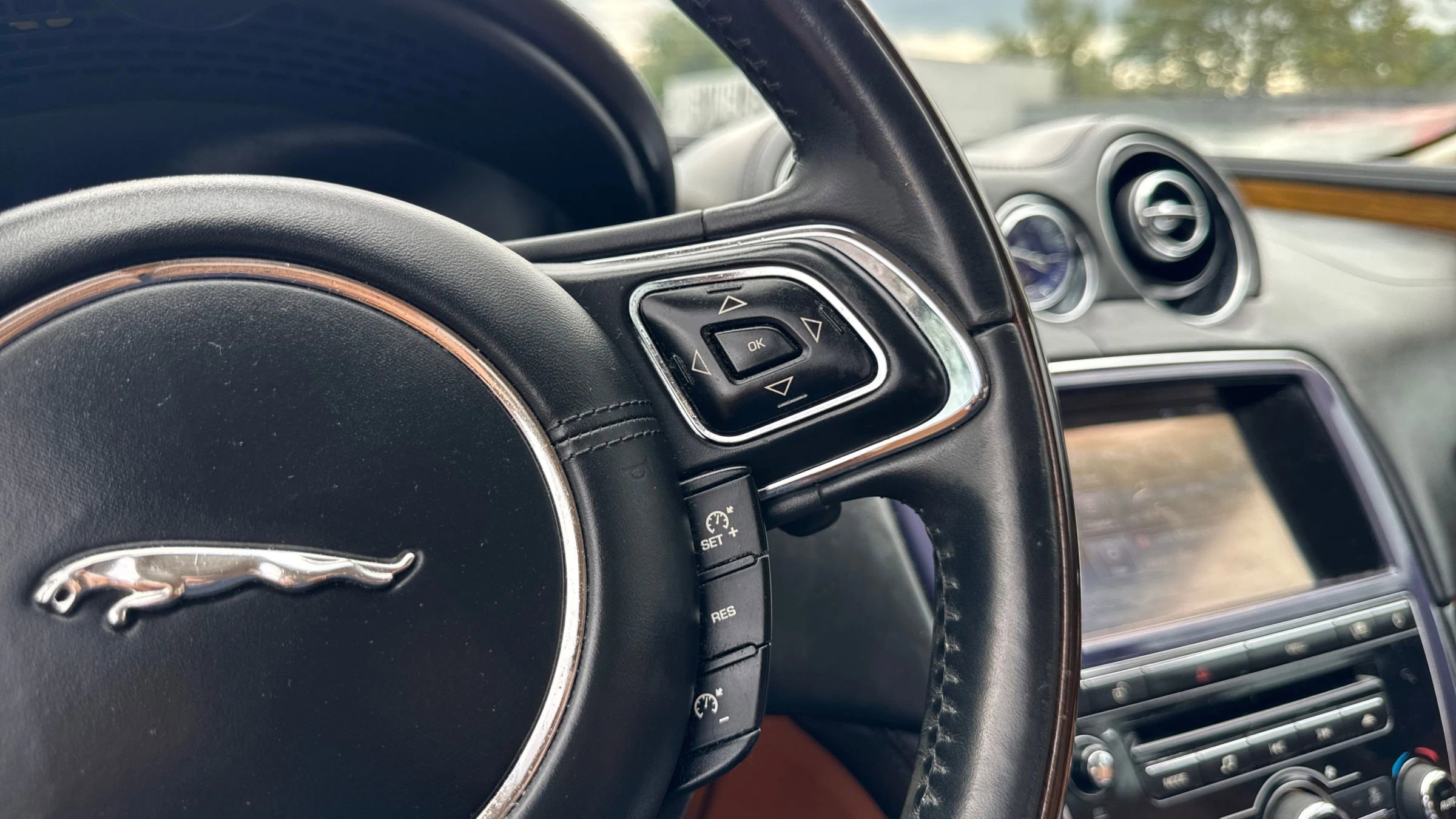 Used 2011 Jaguar XJ Supercharged image 26