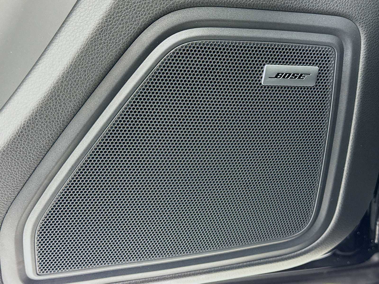 New 2026 Porsche Macan Turbo image 12
