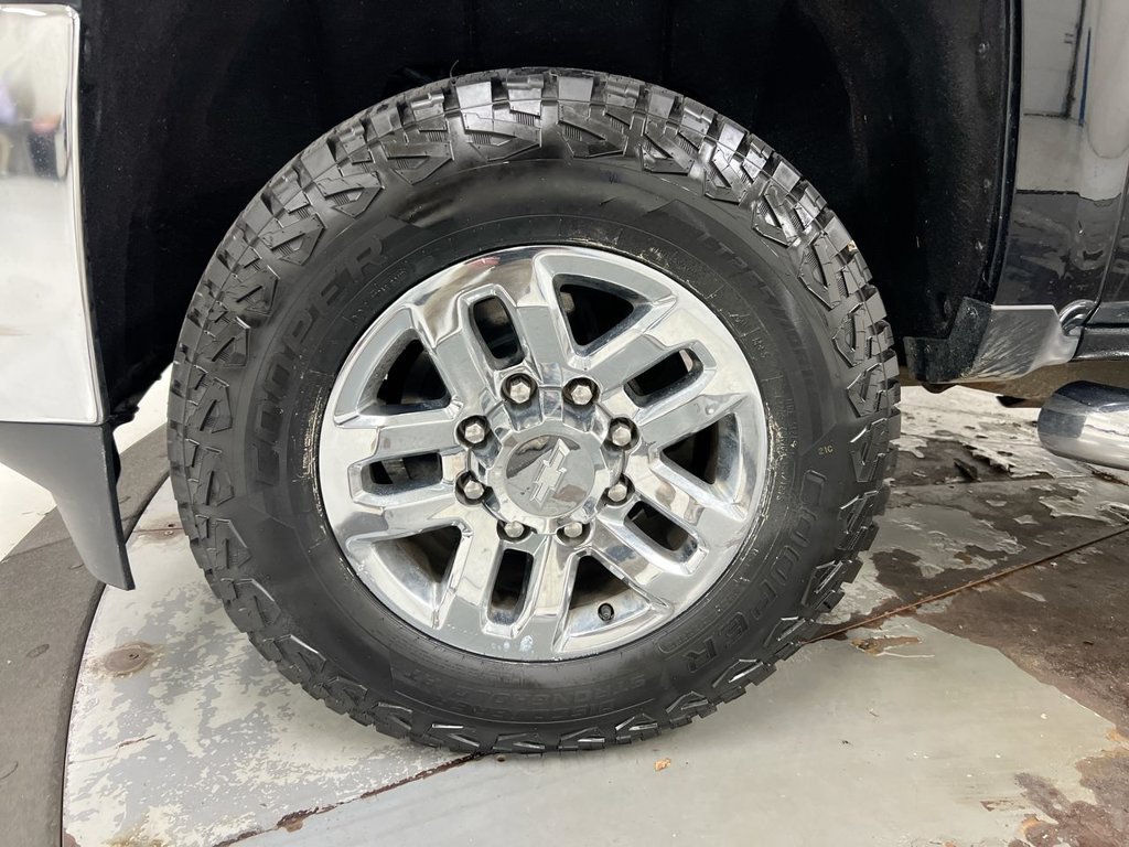Used 2018 Chevrolet Silverado 2500 LT w/ All Star Edition AWD/4WD image 26
