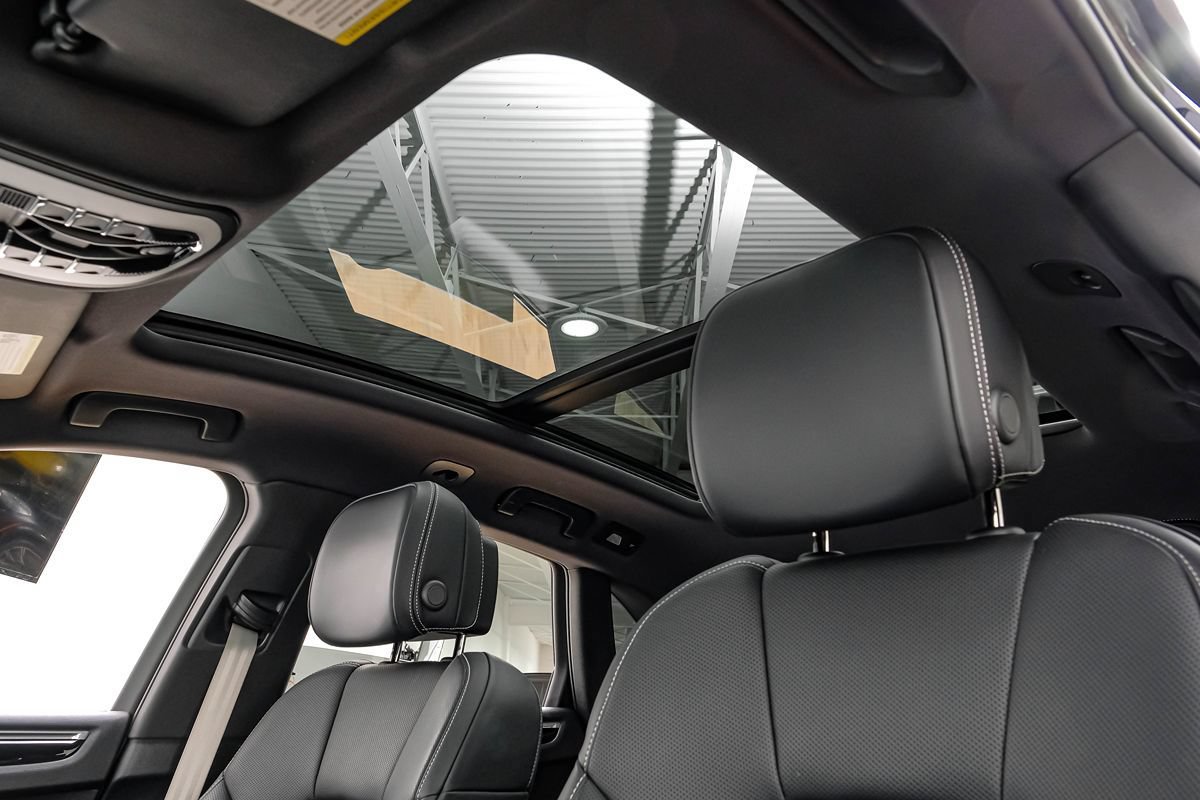 Used 2022 Porsche Macan S AWD/4WD image 5