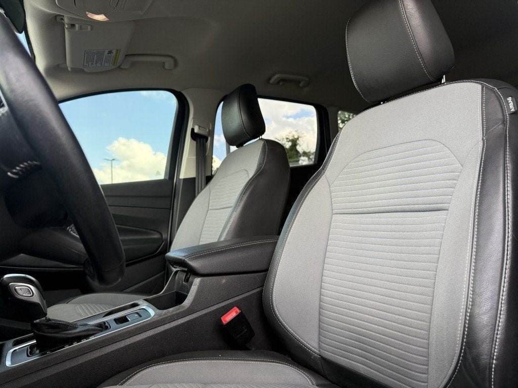 Used 2019 Ford Escape SE FWD image 11