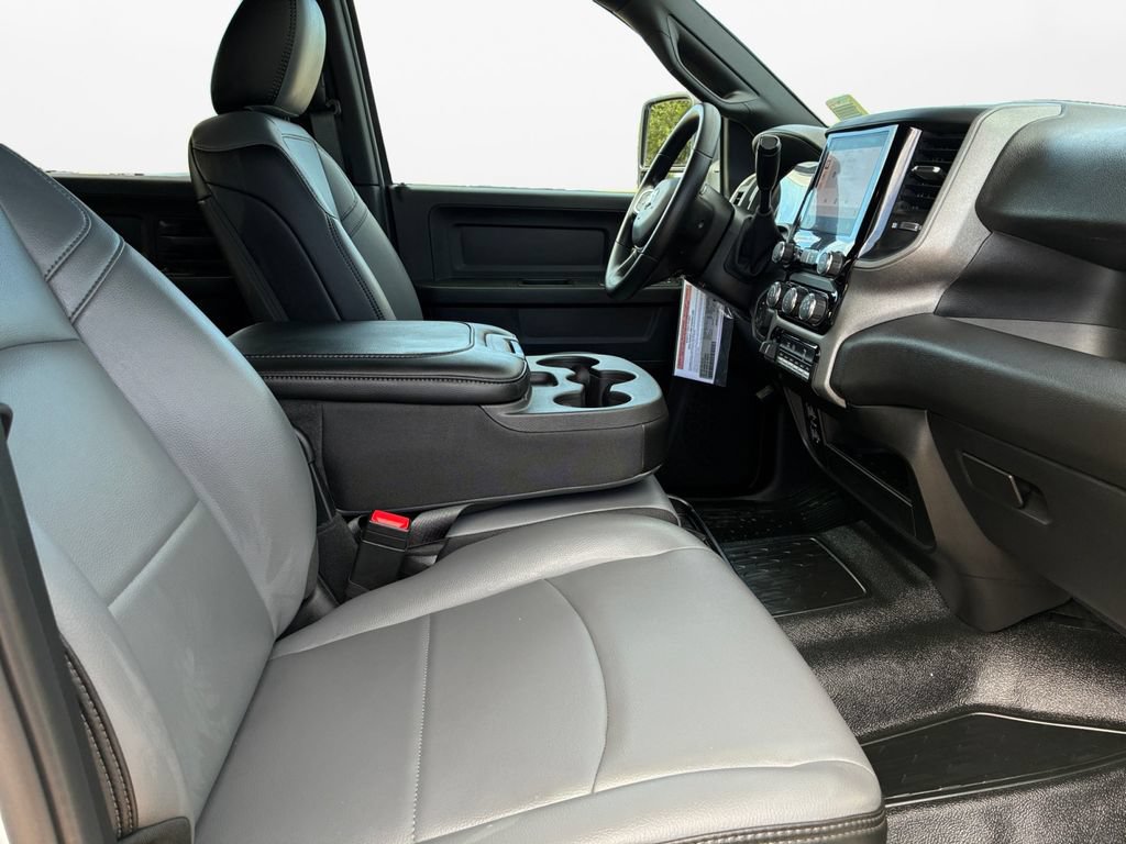 New 2026 RAM 5500 Tradesman AWD/4WD image 24