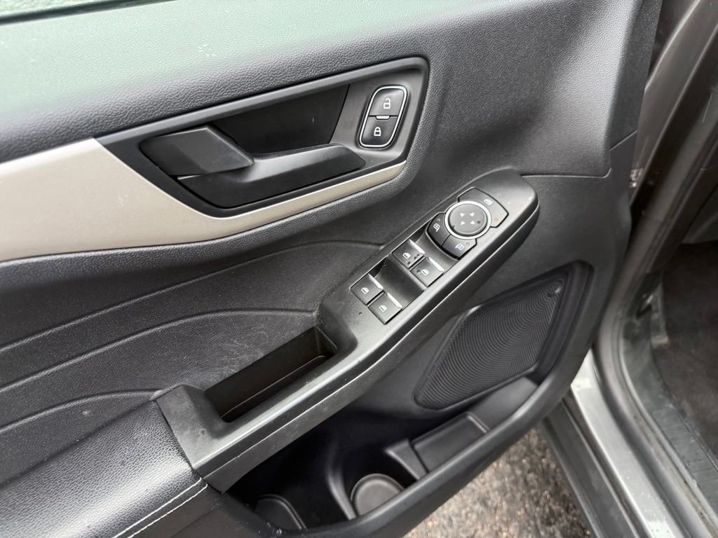 Used 2022 Ford Escape SE w/ Convenience Package FWD image 13