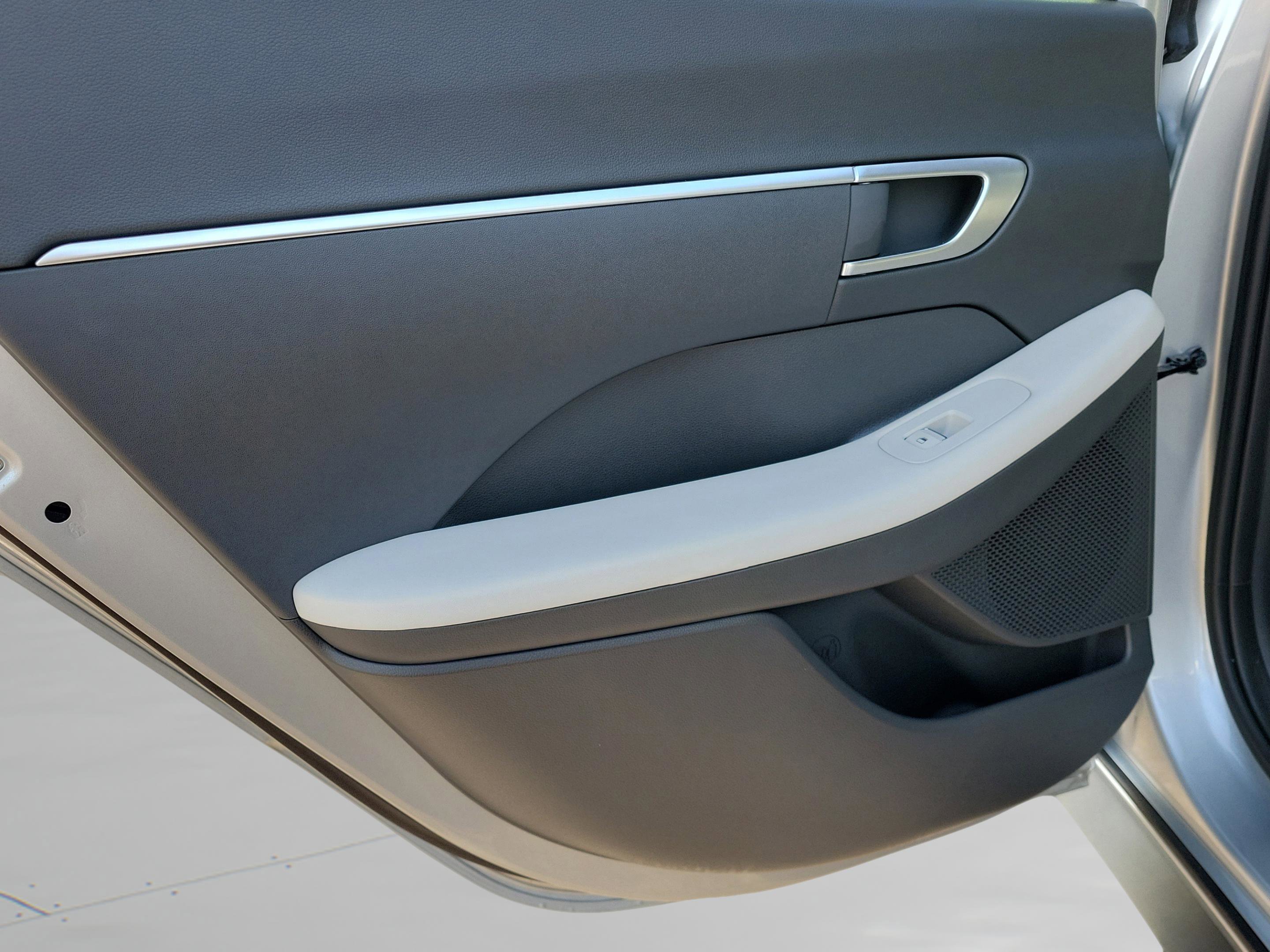 Used 2025 Hyundai Sonata SE image 27