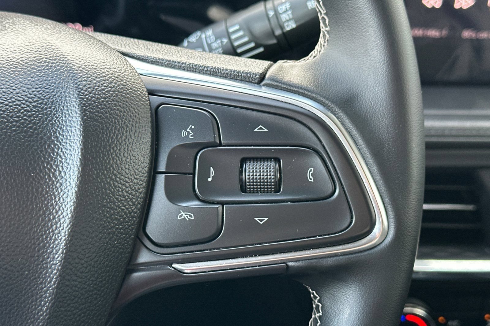 Certified 2024 Buick Encore GX Preferred FWD image 32