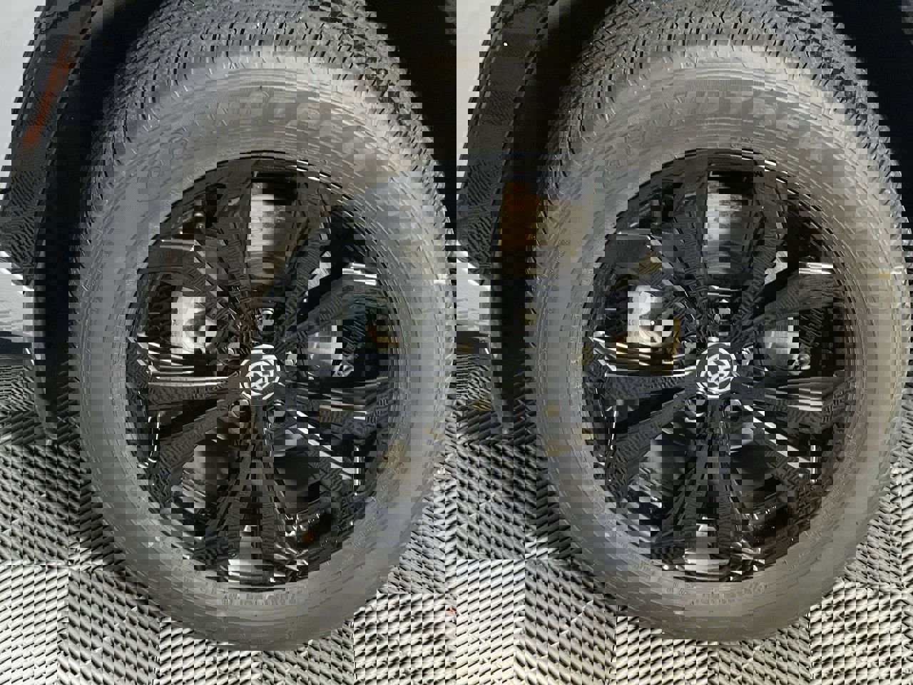 Used 2023 Toyota RAV4 SE image 11