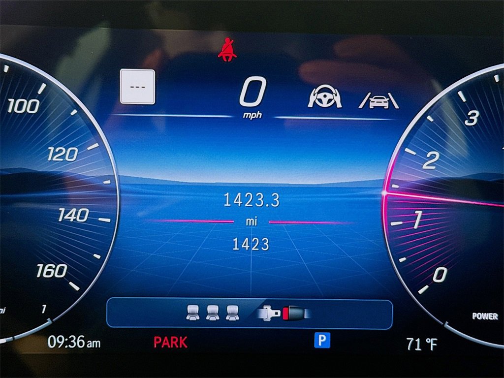 Used 2025 Mercedes-Benz C 300 4MATIC Sedan image 13