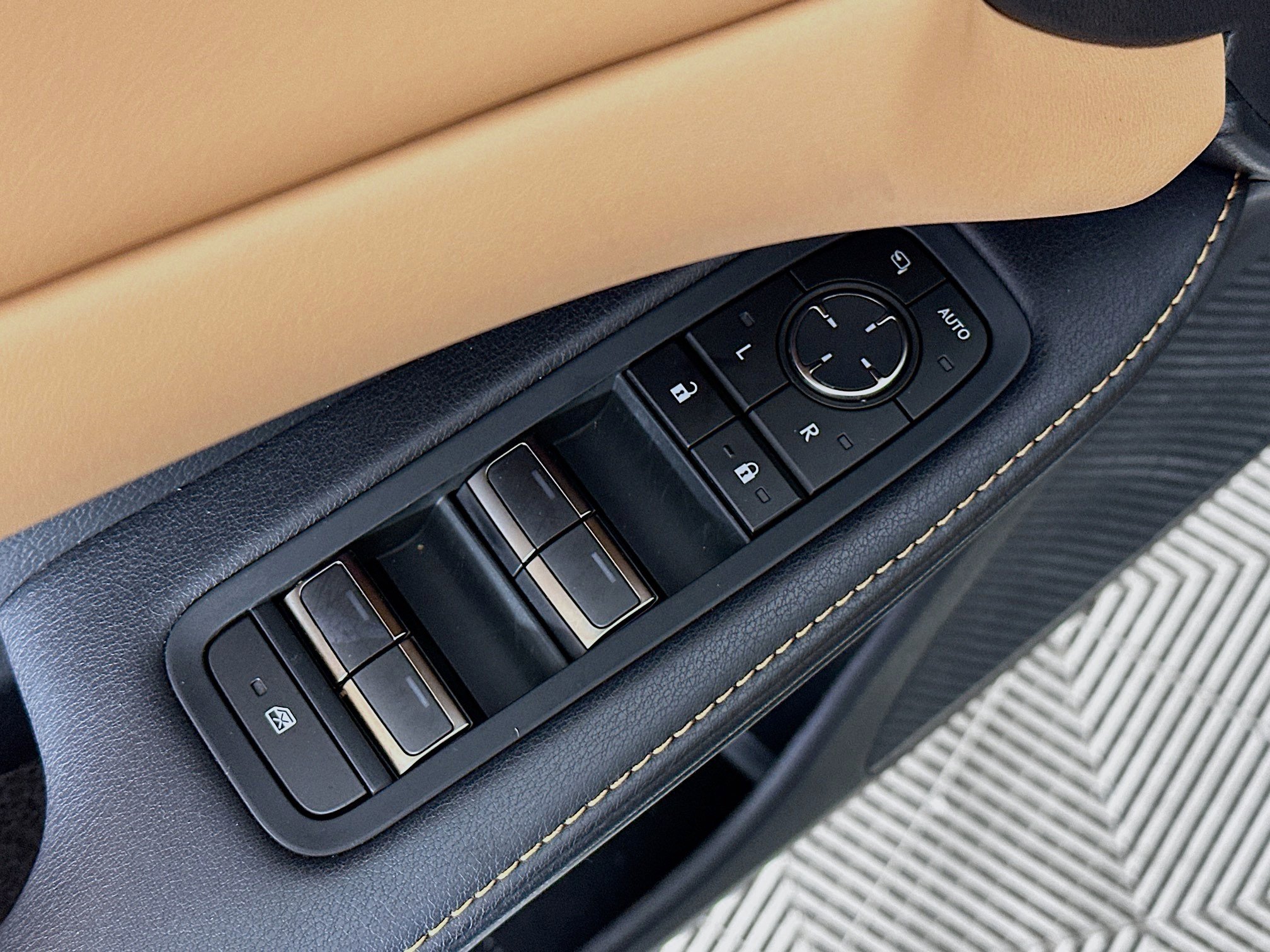 Used 2024 Lexus RX 350 image 18