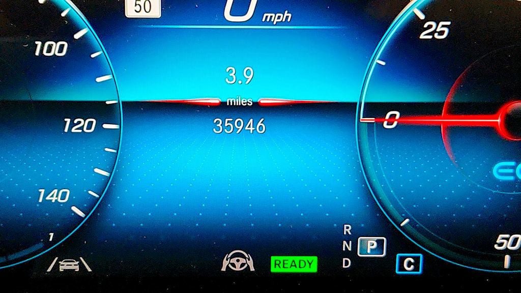 Used 2022 Mercedes-Benz EQB 300 4MATIC w/ Pinnacle Package image 16