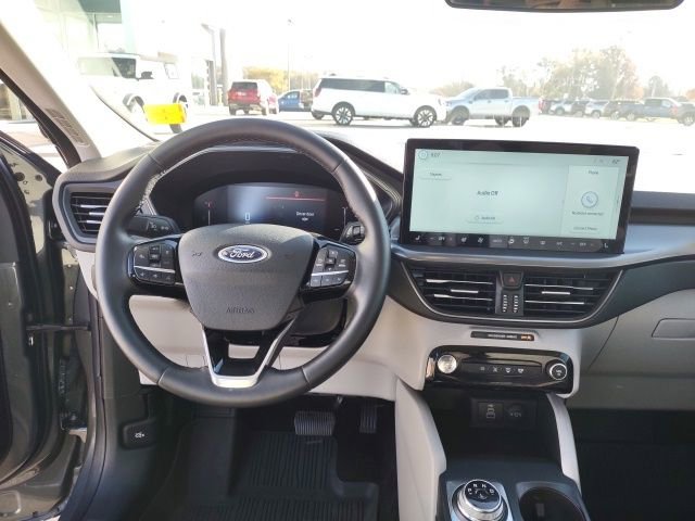 Used 2025 Ford Escape SE image 16