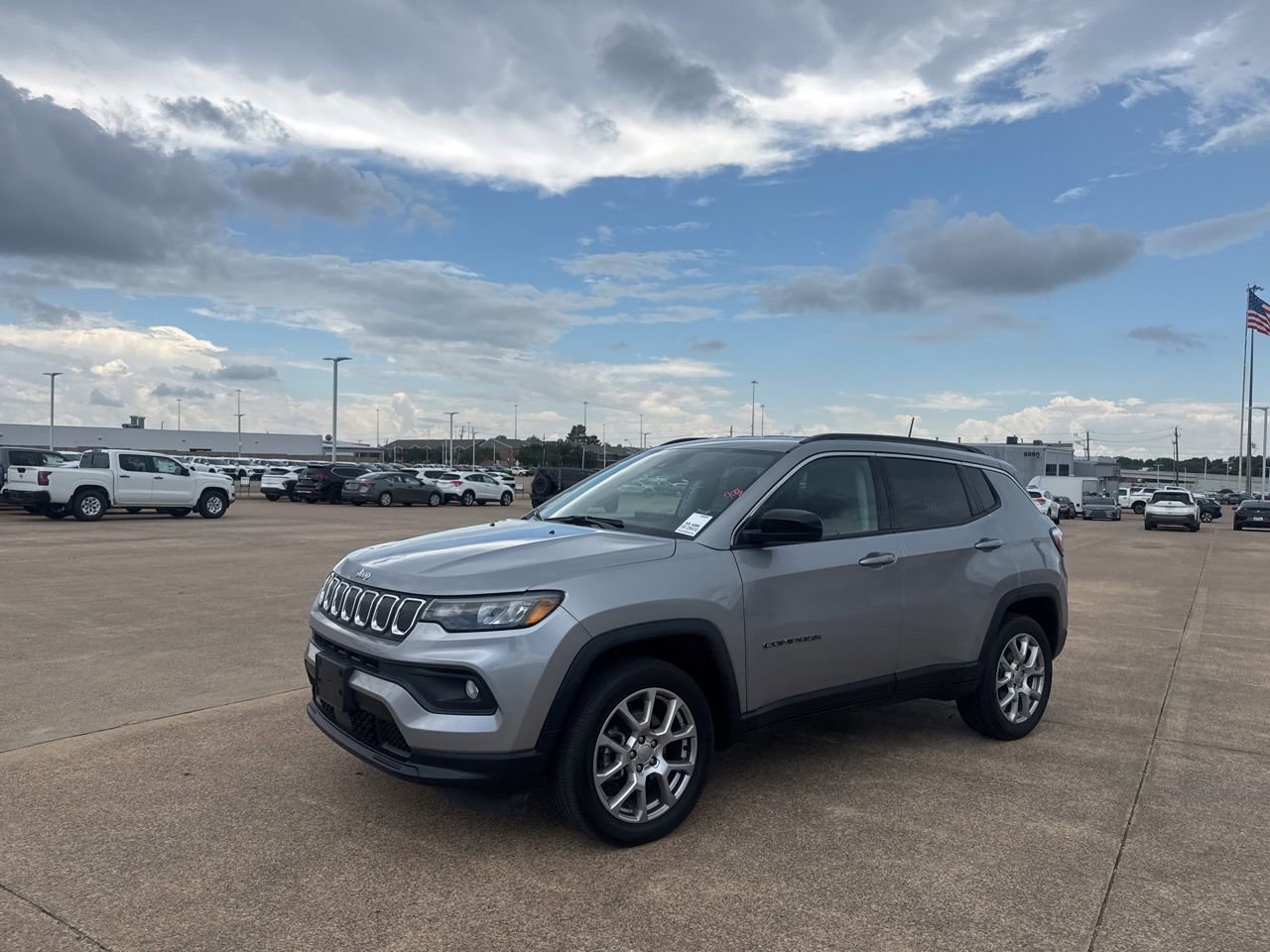 Used 2022 Jeep Compass Latitude AWD/4WD image 8