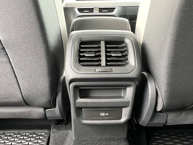 New 2025 Volkswagen Taos SE image 33